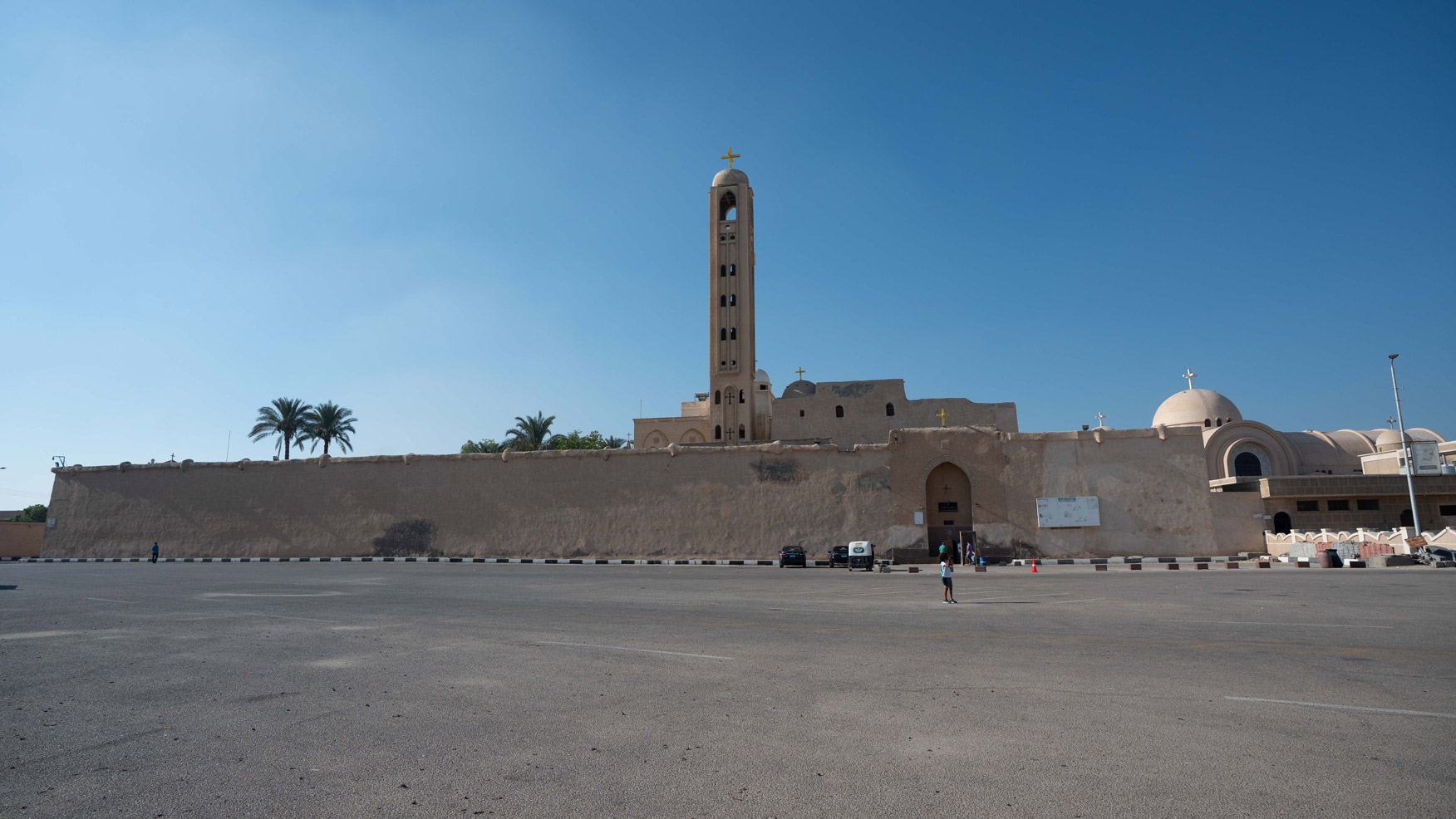 سور الدير
